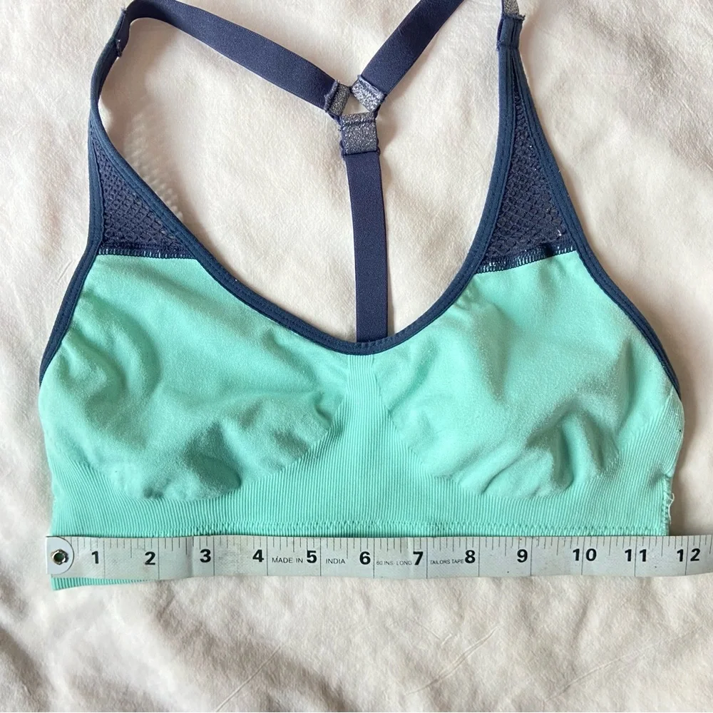 Delia’s by Maidenform girls sports T-back bra/top. Size XL. One gray, one mint.